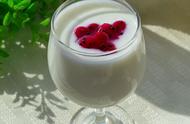 怎么用火龙果水酸奶做饮品（自制火龙果酸奶）