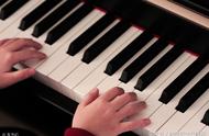练钢琴会加重孩子近视吗（不注意这4件事）