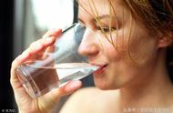 公认最佳喝水时间表八杯水（对身体是极好的）