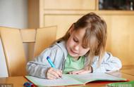 小孩子写作业磨蹭怎样解决（这里有3个方法帮你解忧愁）