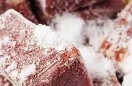 解冻冻肉用什么方法最健康（用凉水还是热水解冻）