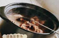 电饭锅莲藕炖排骨怎么做（如何在家用电饭煲做滋补的莲藕排骨汤）