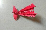 折一只凤凰鸟（折法比千纸鹤复杂一点点）
