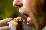 为什么吃东西时老咬舌头（是因为想吃肉吗）