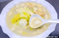 小白菜豆腐汤的家常做法（简单三步）