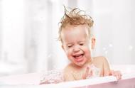 新生儿多长时间洗一次澡比较合适（宝宝一周要洗几次澡）