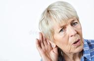 常戴耳机的危害有多大（避免损伤听力还要注意这3件事）